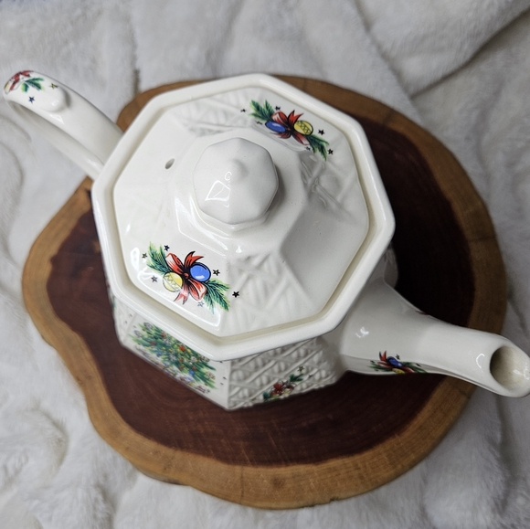 Sadler England Christmas Eve Vintage Teapot - Picture 5 of 16